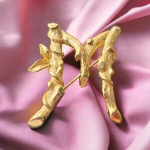 Vintage Sarah Coventry Gold Toned Branch Letter M Pin